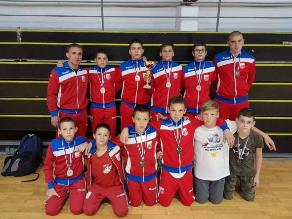 Rvanje-Radnicki (1)