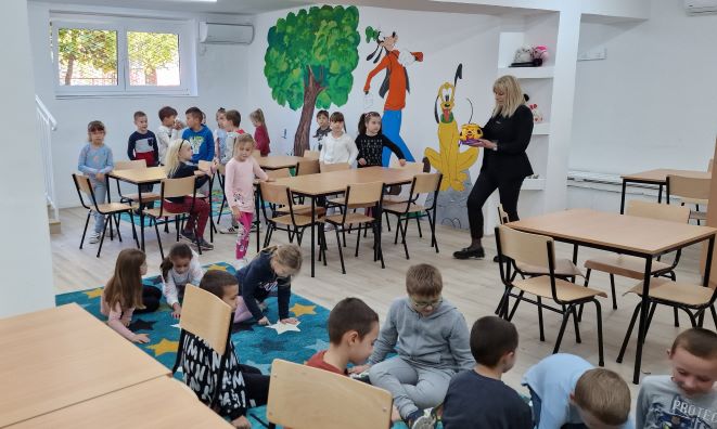  Osnovna škola „Jovan Mikić”: 