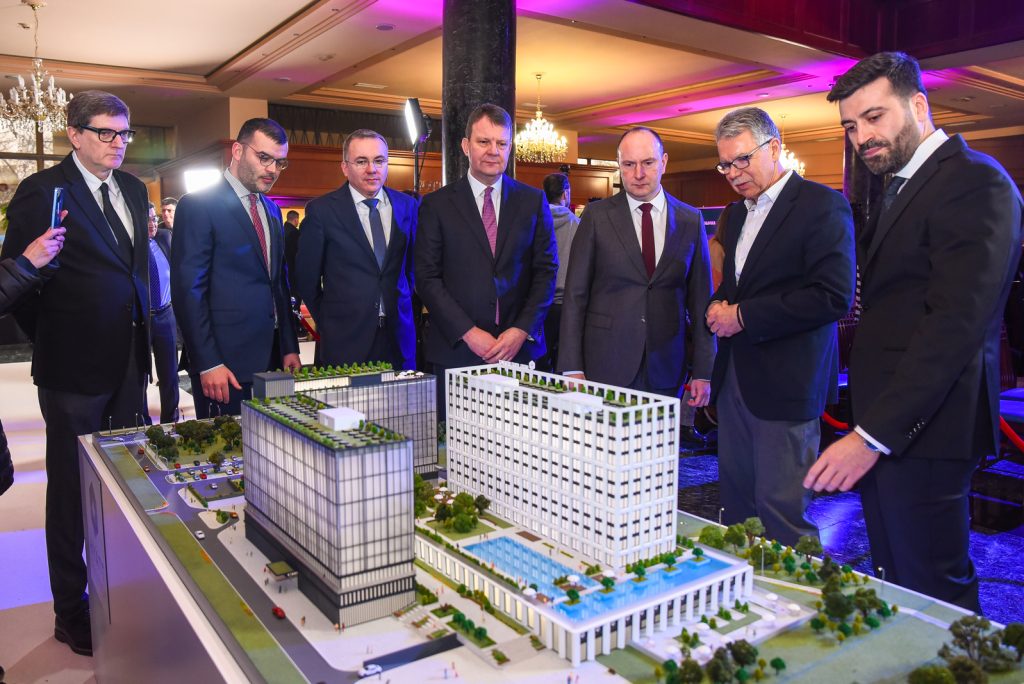 Predsednik-Mirovic-prisustvovao-potpisivanju-ugovora-o-razvoju-i-izgradnji-hotela-„Hyatt-Regency-Novi-Sad-16