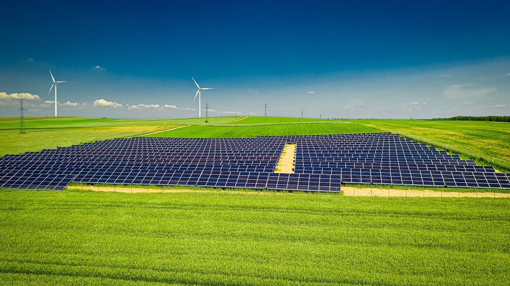 obnovljivi izvori energije, solarni paneli, sunce, vetar, vetrogeneratori