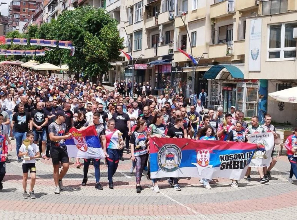 Protestna šetnja U Kosovskoj Mitrovici U Znak Podrške Milunu Lunetu