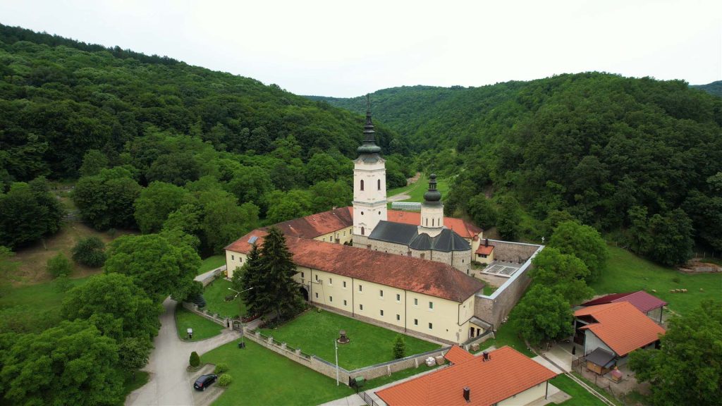 manastir jazak