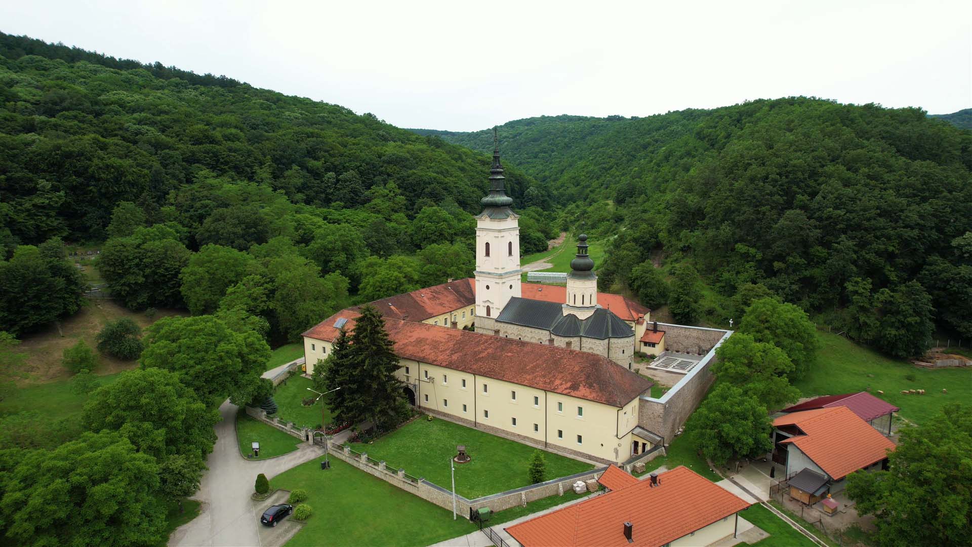 manastir jazak