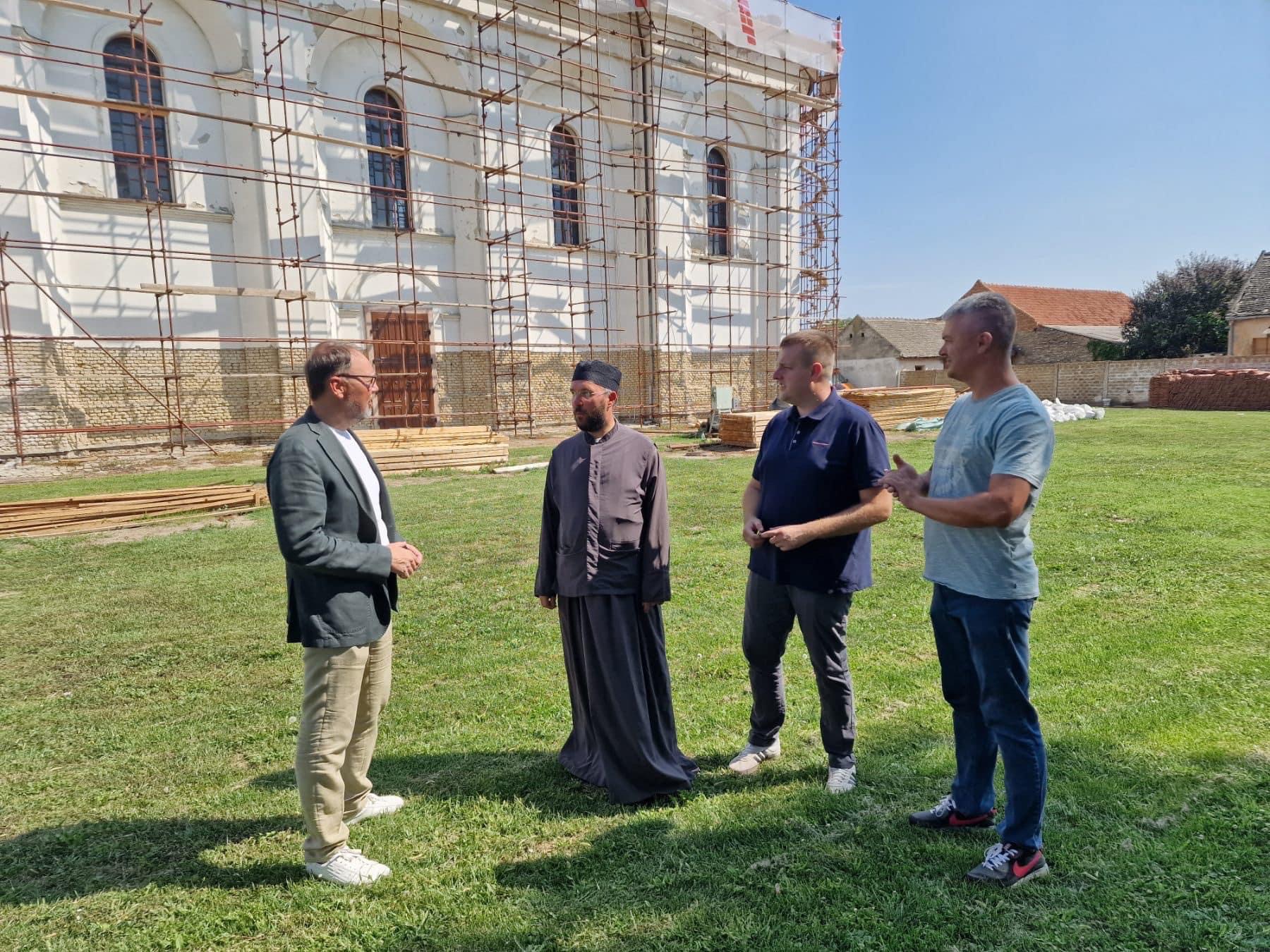 zamena krovne konstrukcije na Hramu Svetog oca Nikolaja u Sivcu