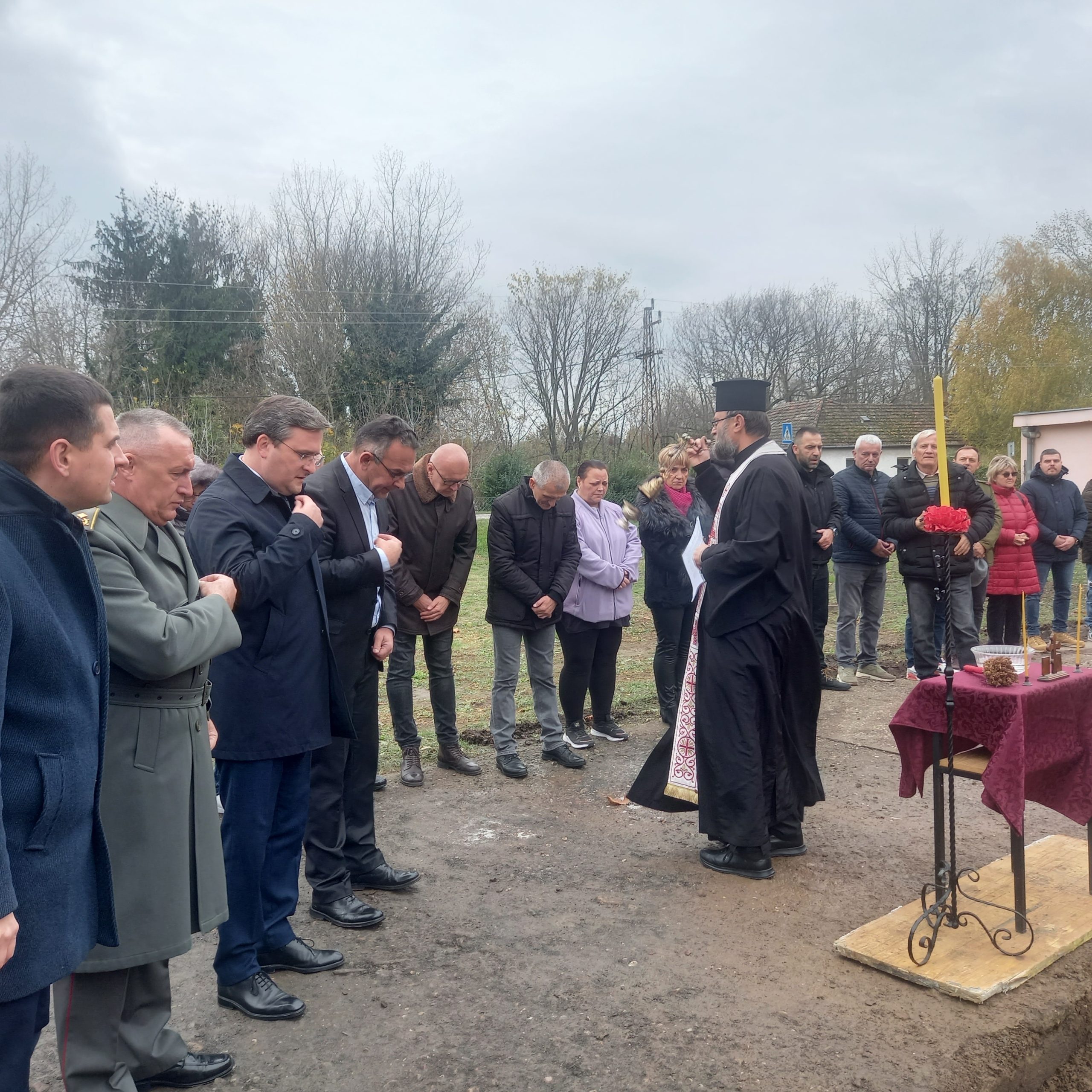 Bačka Topola: Ministar Nikola Selaković položio kamen temeljac za izgradnju spomenika palim borcima u ratnim dešavanjima 1990-tih godina