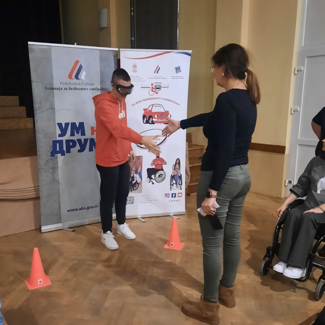 Srbobran: Održana tribina za mlade "Još uvek vozim"
