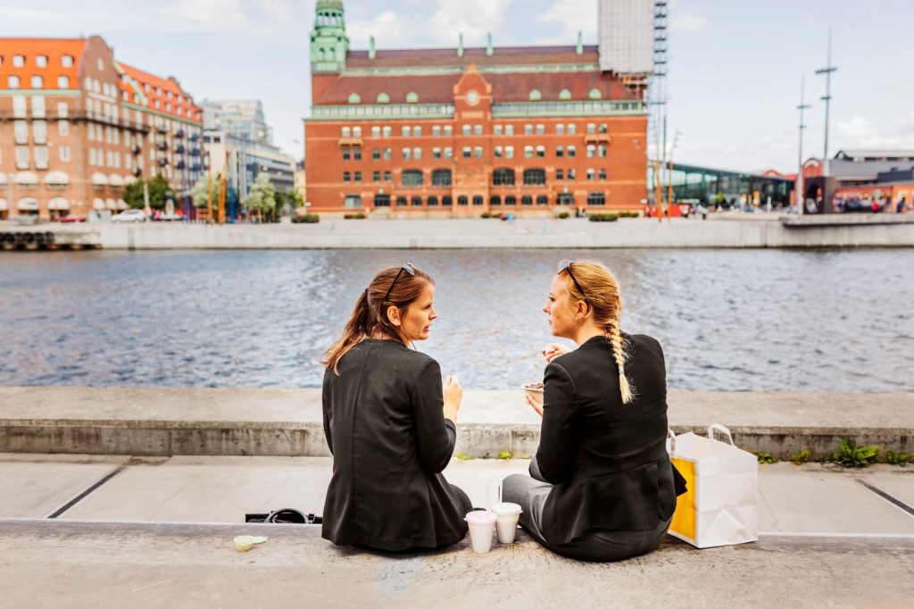 Kopenhagen oblačenje, žene, izvor Envato