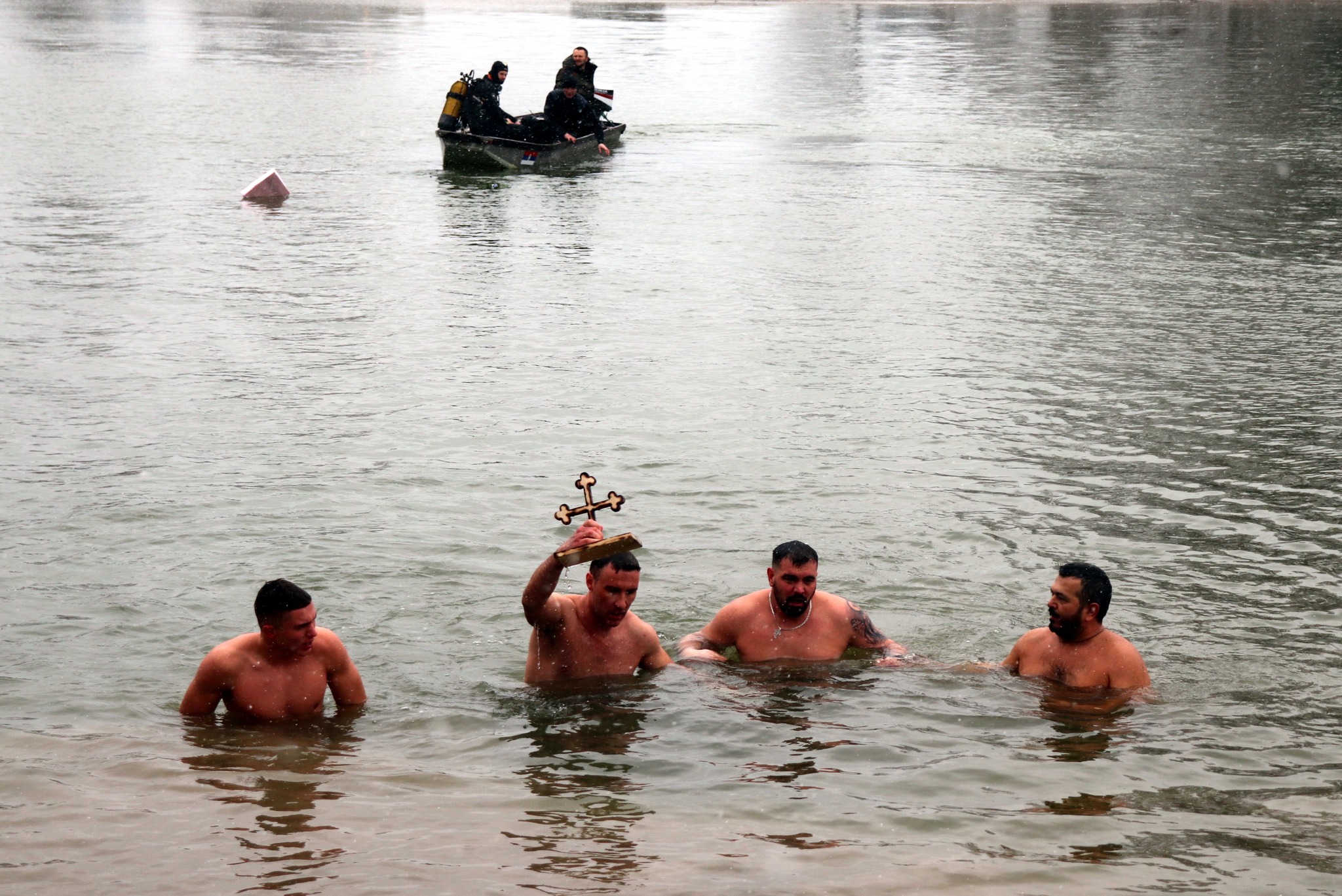 plivanje za časni krst - apatin 