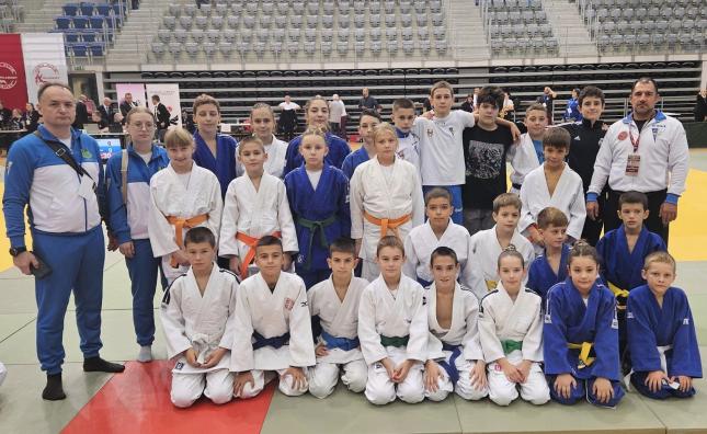 Džudisti „Spartaka“ se iz Osijeka vratili sa 19 medalja