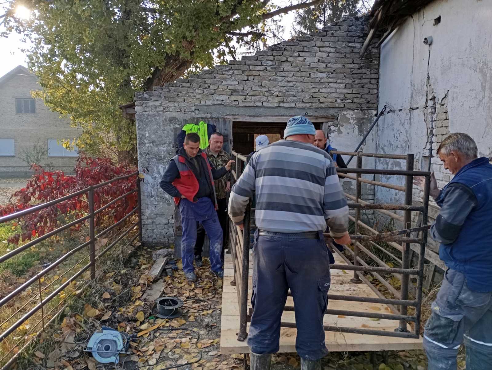 Meštani Karađorđeva popravili stočnu vagu u selu