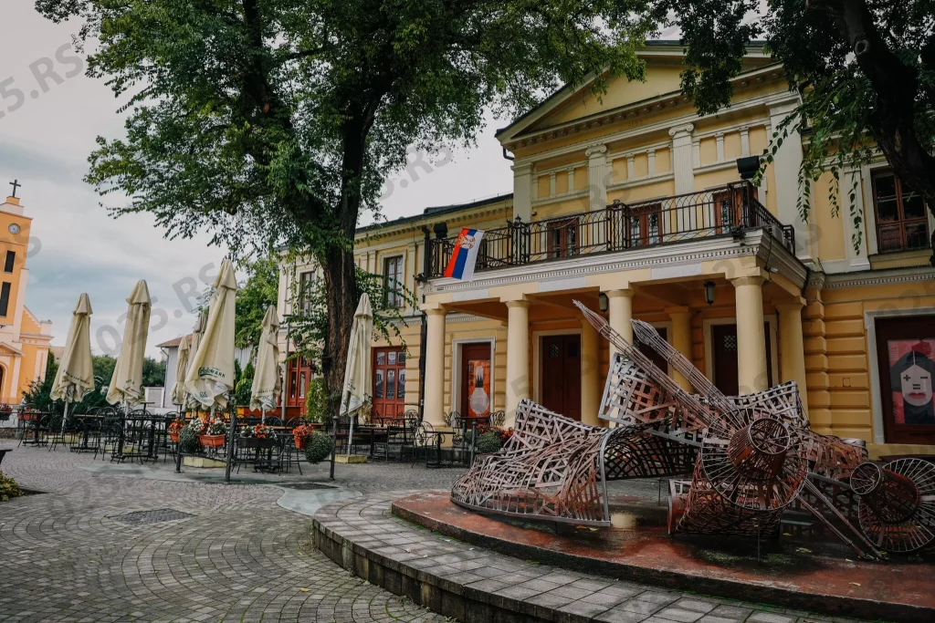 Izložba fotografija i predstava povodom rođendana Narodnog pozorišta