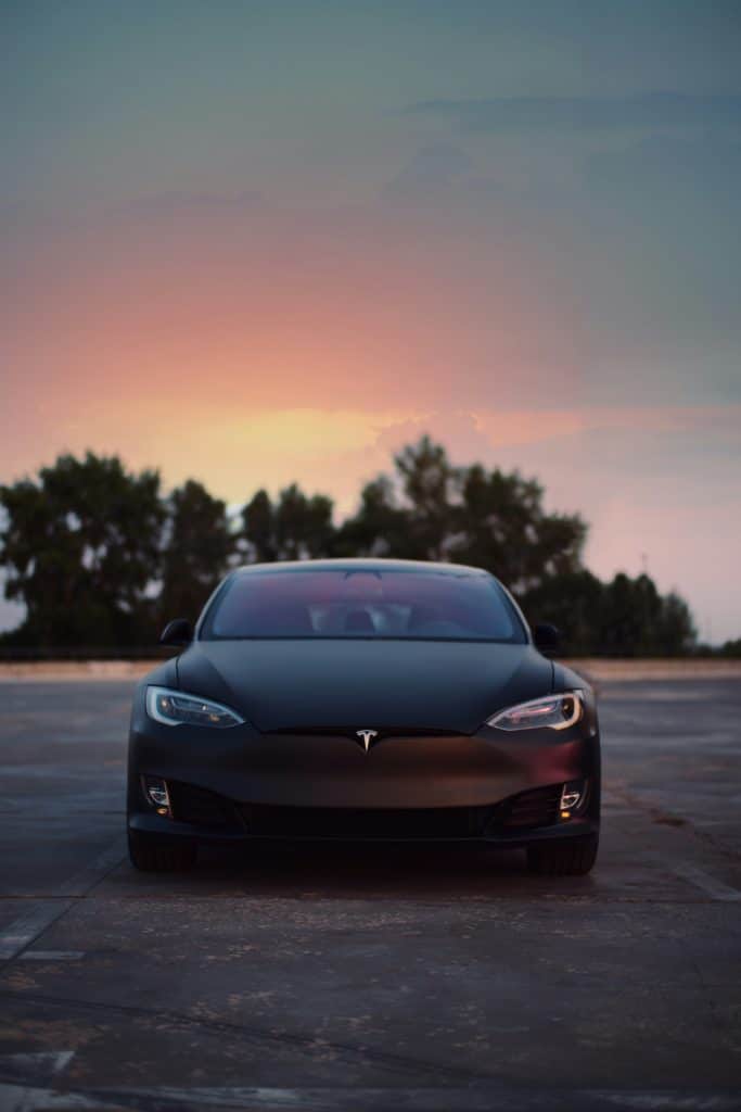 Photo by Dmitry Novikov on Unsplash Tesla kola