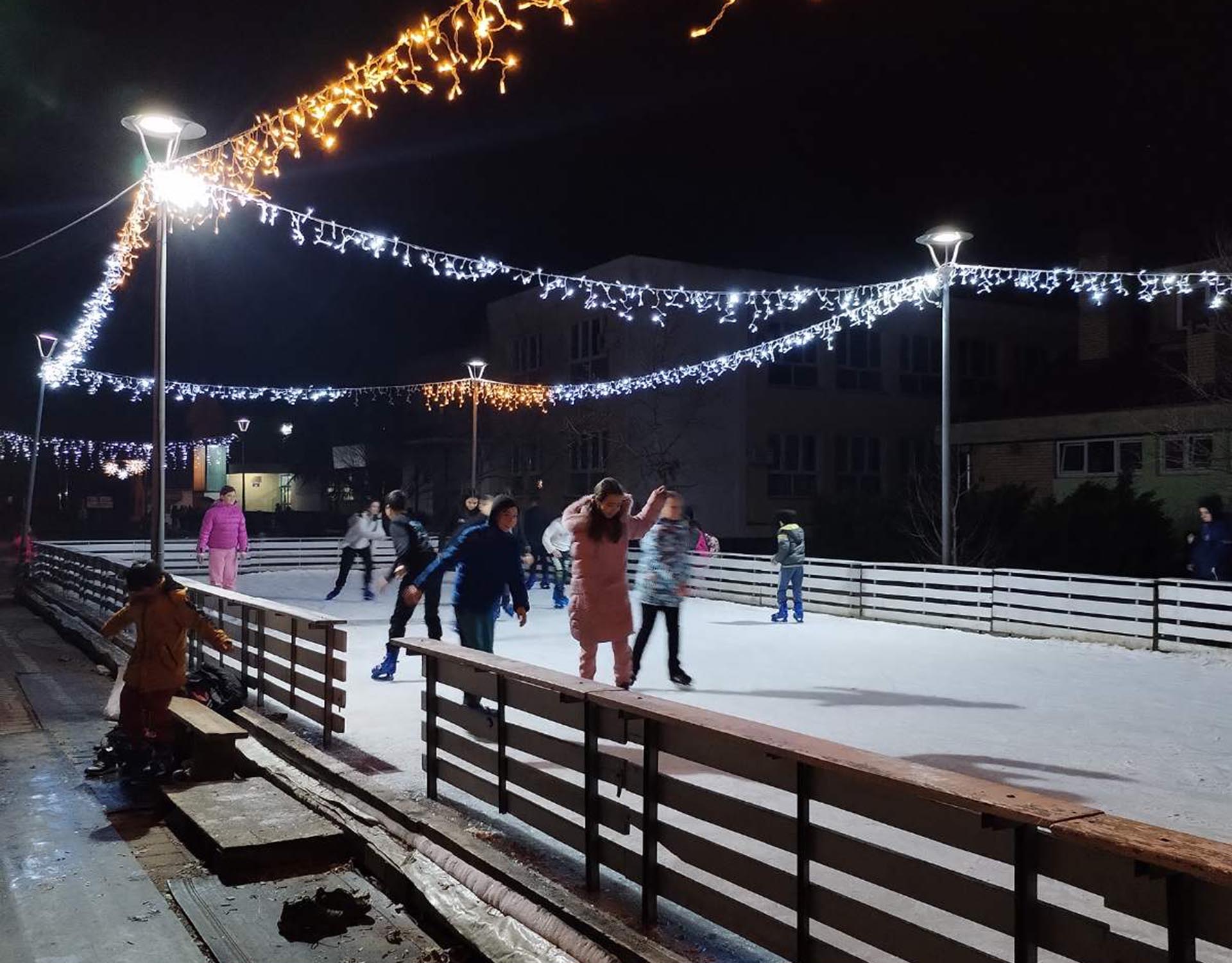 Klizalište na šetalištu u Pećincima prošle godine