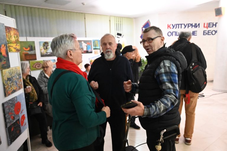 U beočinskom Kulturnom centru otvorena izložba slika Opštinske organizacije invalida rada