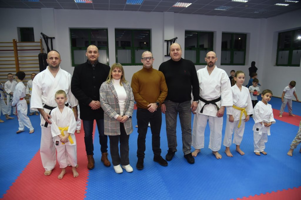 Bolji uslovi za trenige u beočinskom karate klubu „Cement“