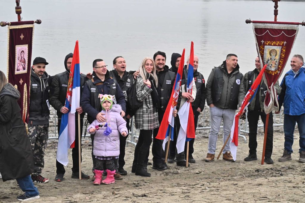 U Beočinu održano tradiconalno bogojavljensko plivanje za Časni krst – novosađanin Sergej Bulović pobednik ovogodišnjeg nadmetanja