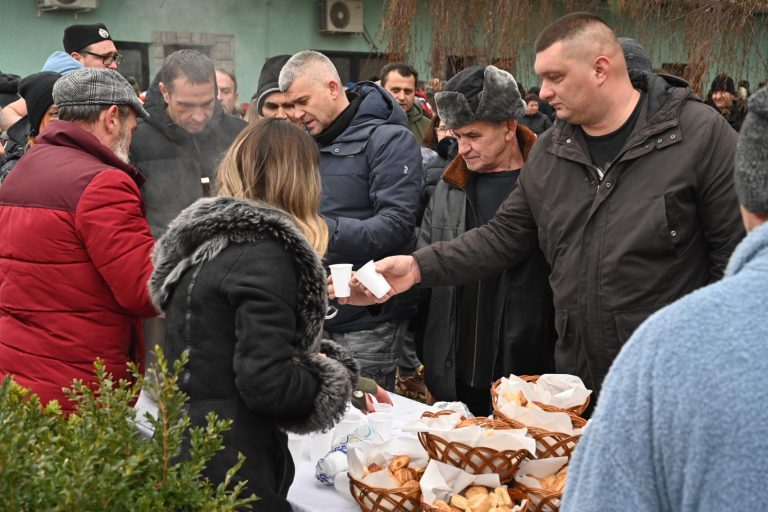 U Beočinu održano tradiconalno bogojavljensko plivanje za Časni krst – novosađanin Sergej Bulović pobednik ovogodišnjeg nadmetanja