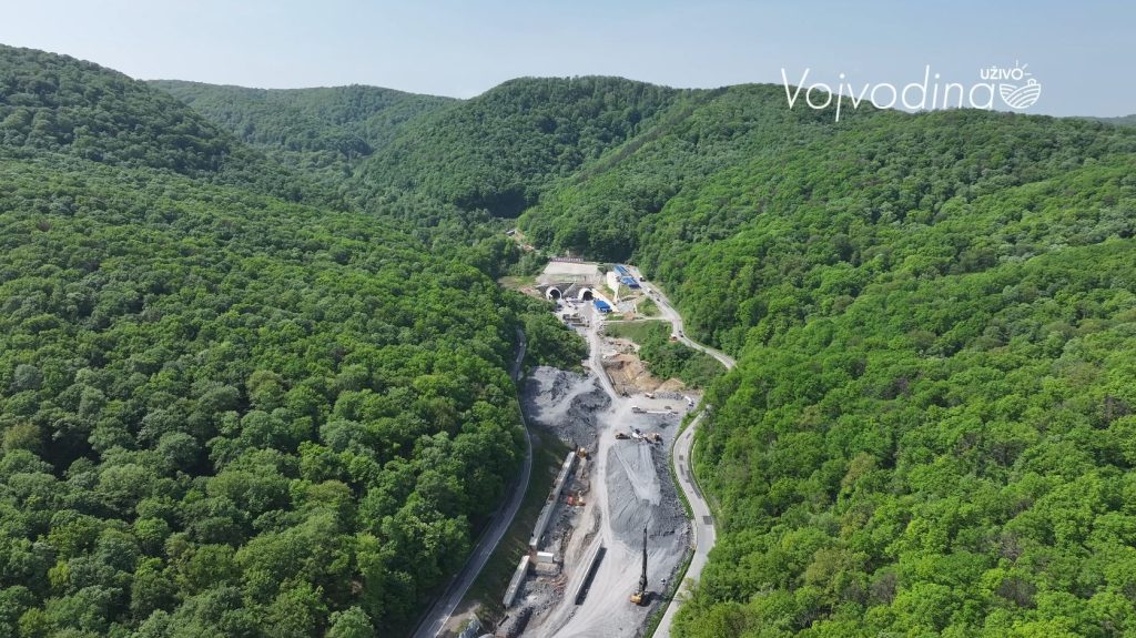 Radovi na Fruškogorskom koridoru – tunel Iriški venac u izgradnji