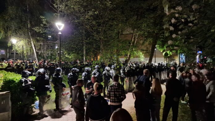Incidenti tokom protesta u Kuli, povređeno nekoliko osoba