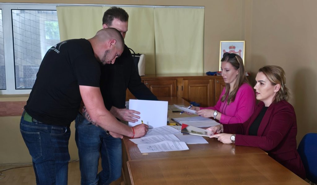 Odžaci: Uručeni ugovori u okviru Programa unapređenja energetske efikasnosti