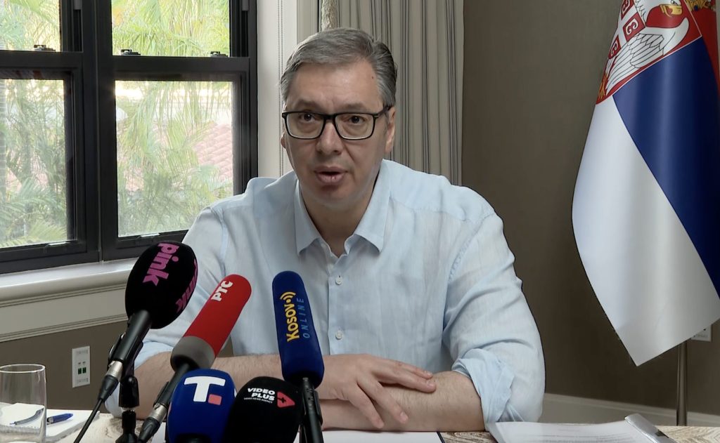 Vučić, Bljesak