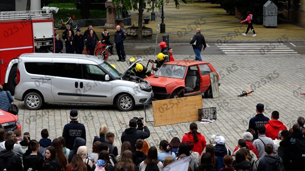 (FOTO) Manifestacija posvećena zdravlju i bezbednosti u vanrednim situacijama održana u Somboru