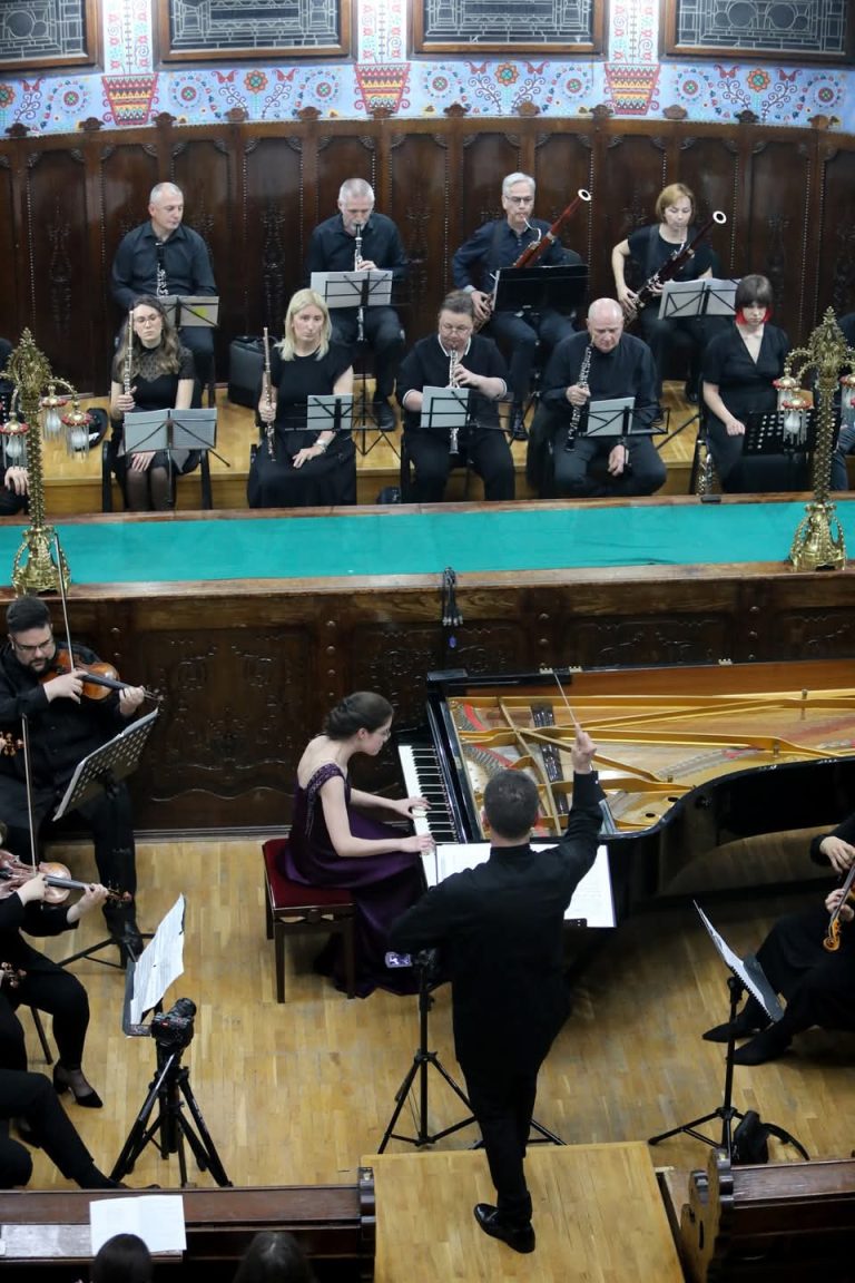 Sara Jović i Subotički simfonijski orkestar očarali publiku