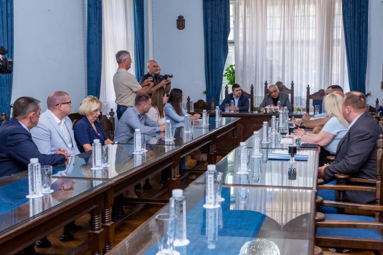 U Subotici potpisani ugovori o dodeli opreme za sakupljanje i reciklažu komunalnog otpada 