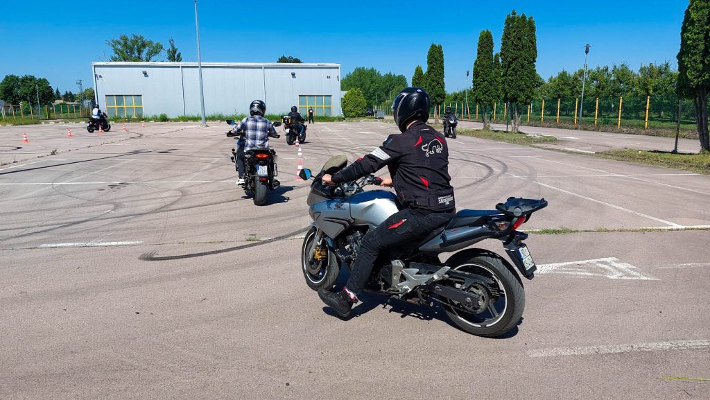 Održana obuka za motocikliste u Apatinu