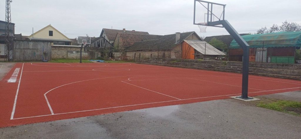 Završeni radovi na unapređenju sportske infrastrukture u OŠ „Bora Stanković“ u Karavukovu
