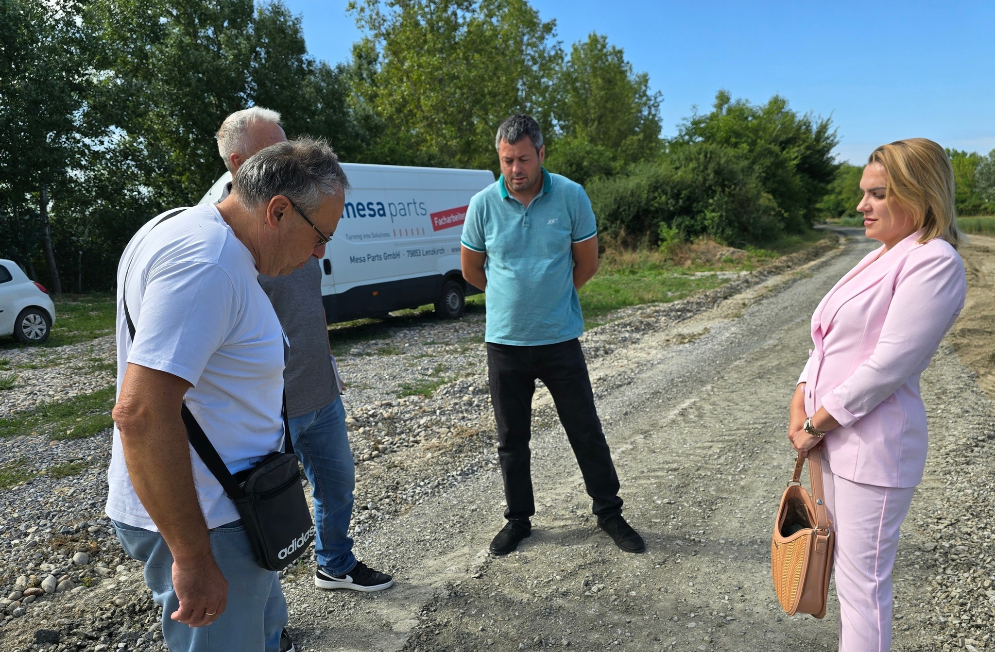 Počeli radovi na izgradnji pešačke staze u Karavukovu