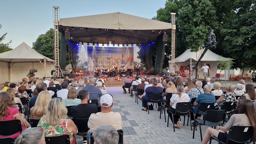 Festival „Crvena ruža“ okupio veliki broj posetilaca
