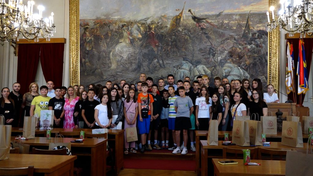 (FOTO) Deca sa Kosova i Metohije u poseti Somboru