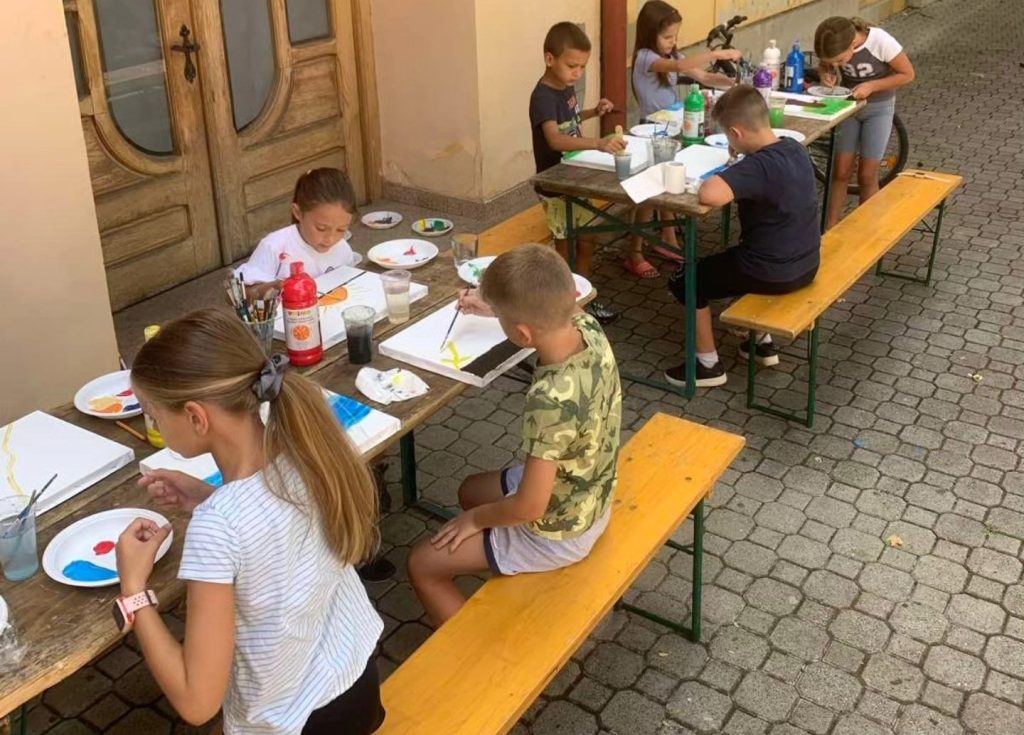 Likovna radionica za najmlađe u KC Apatin
