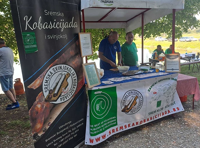 Pobednici Rogoljske kotlićijade iz Šida sa zlatnim peharom